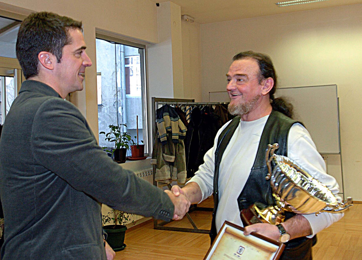 Otac-Nadje-Higl-prima-nagradu-2009